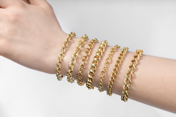 philippa-herbert-bracelet-chains-on-wrist