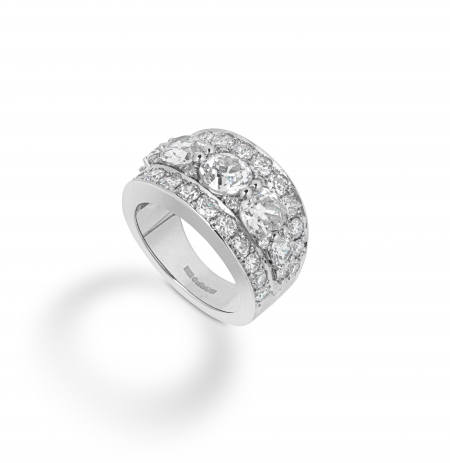 philippa-herbert-bespoke-platinum-diamond-ring-side