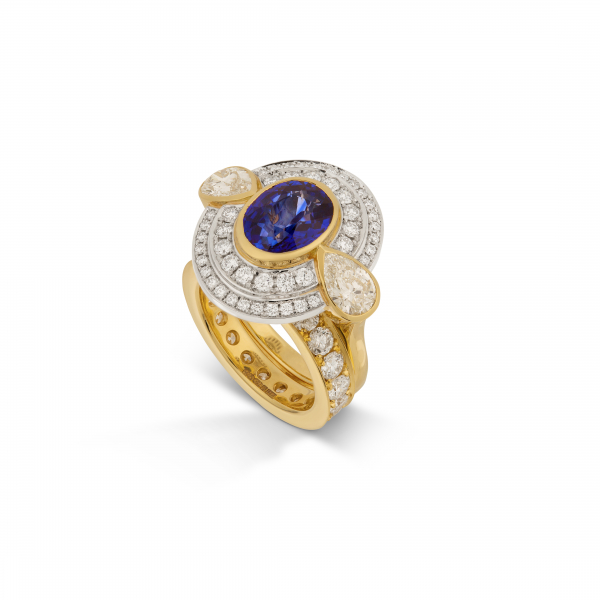 philippa-herbert-bespoke-engagement-ring-lbue-sapphire-diamonds-18ct-yellow-gold