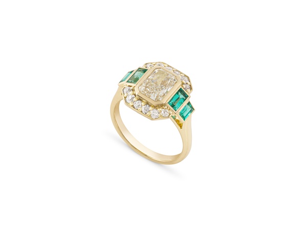 philippa-herbert-emerald-and-diamond-mimi-ring